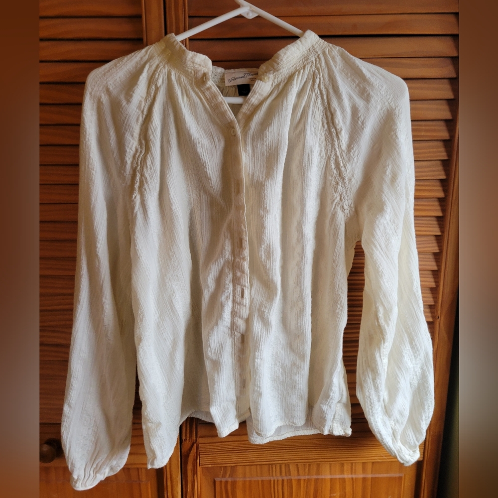 Universal Threaf Elegant Cream Women's Top